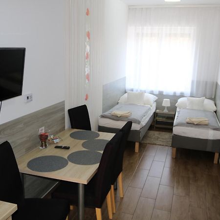 Hortobagyi Kemences Vendeghaz Lägenhet Exteriör bild