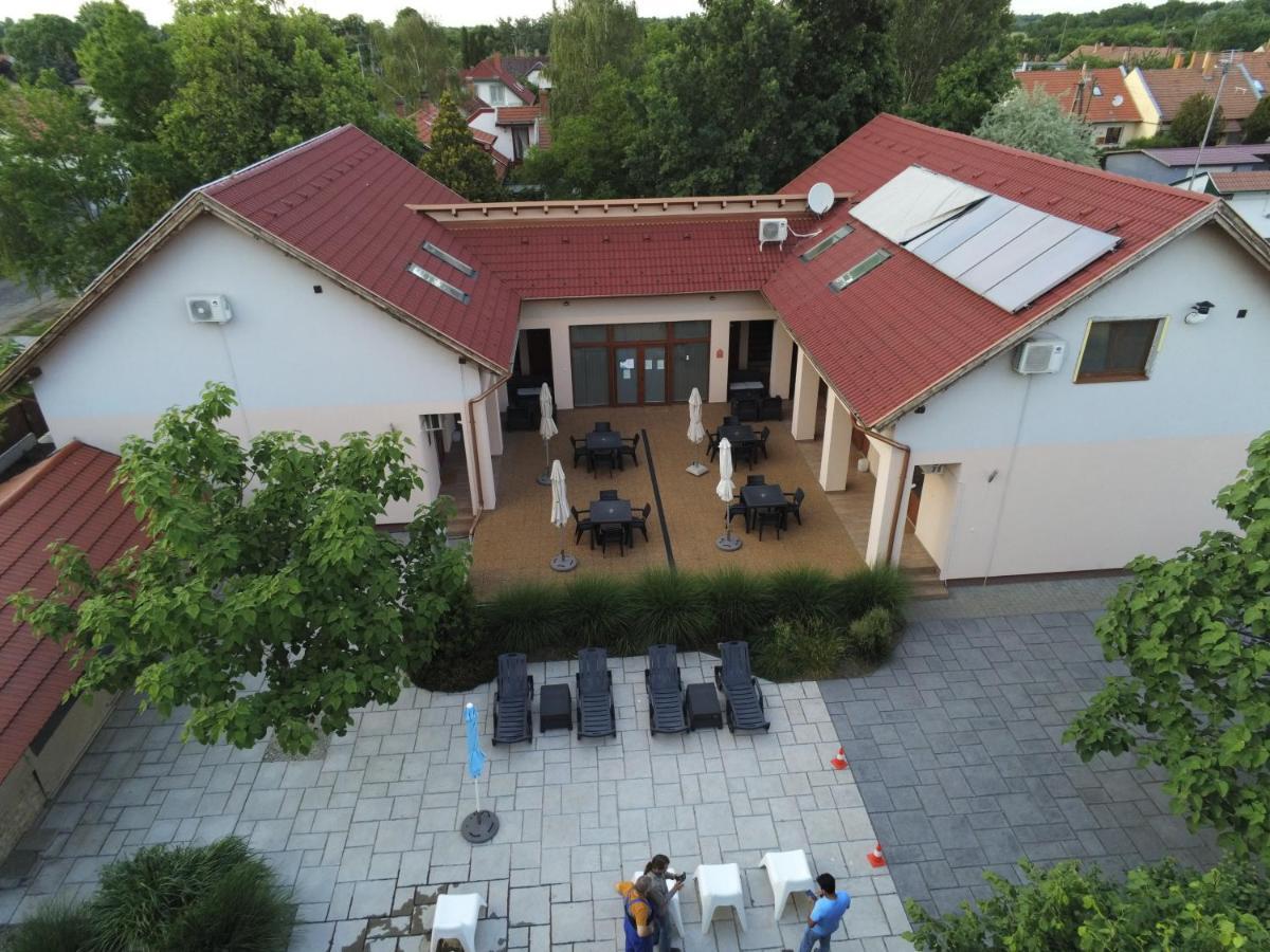 Hortobagyi Kemences Vendeghaz Lägenhet Exteriör bild